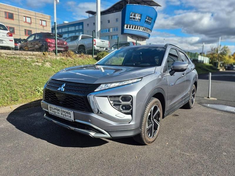 Grau Gebraucht 2022 Mitsubishi Eclipse Cross Plus SUV | 21.500 € (Guter Preis) - Bild 1/4