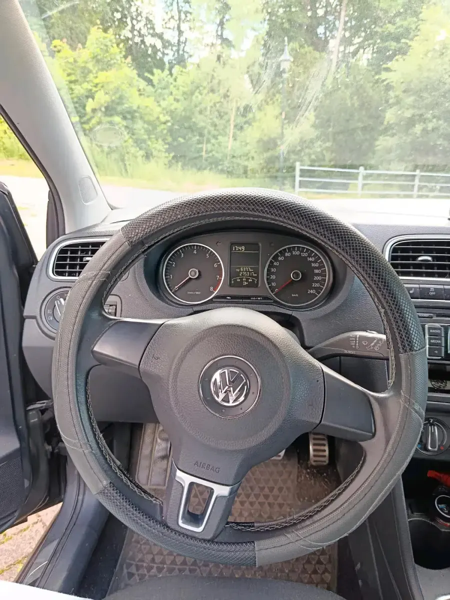Gebraucht VW Polo 60 PS (44 kW) 2012 Grau Kleinwagen
