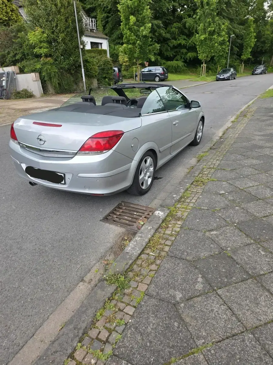 Używany Opel Astra Cabriolet 140 KM (102 kW) 2007 Srebrny Kabriolet