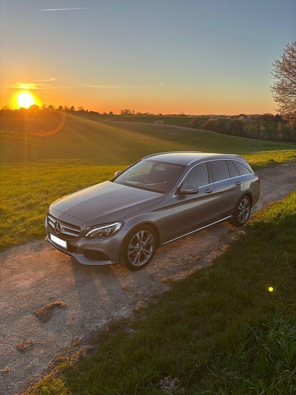 Gebraucht Mercedes C180 156 PS (114 kW) 2015 Grau Kombi