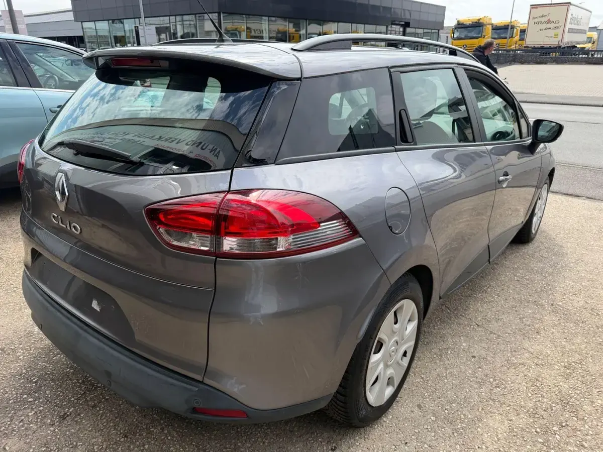 Gebraucht Renault Clio GrandTour Expression 73 PS (53 kW) 2015 Grau Kombi