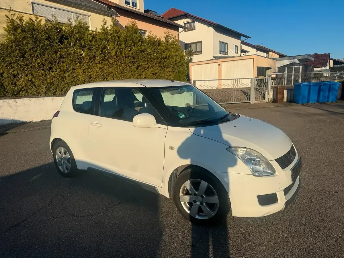 Gebraucht Suzuki Swift 93 PS (68 kW) 2009 Weiß Kleinwagen