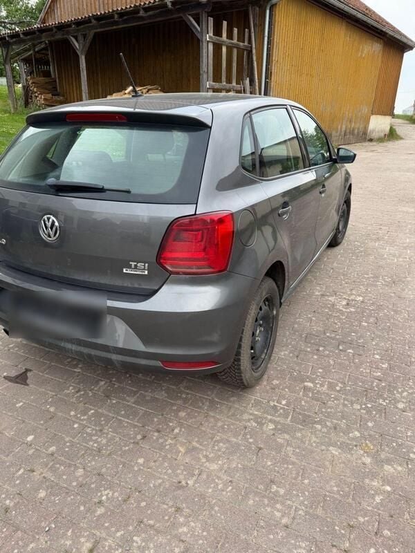 Grau Gebraucht 2015 VW Polo Comfortline Kleinwagen | 8.400 € (Guter Preis) - Bild 1/4