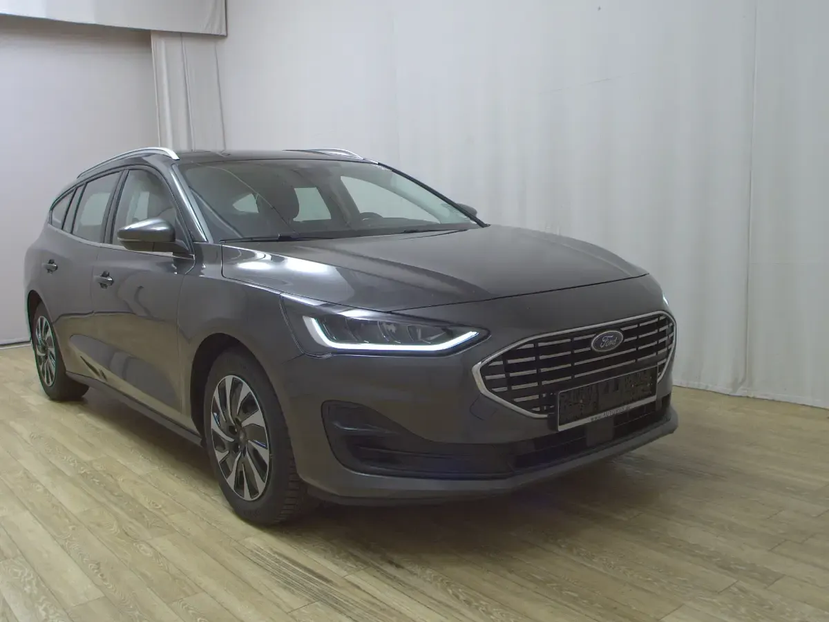 Gebraucht Ford Focus Titanium 125 PS (91 kW) 2023 Grau Kombi