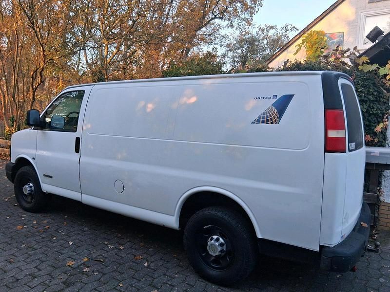 Weiß Gebraucht 2005 Chevrolet Express Van / Kleinbus | 14.500 € - Bild 1/4