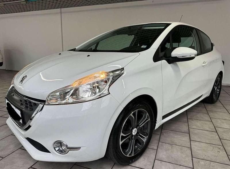 Gebraucht Peugeot 208 Active 68 PS (50 kW) 2013 Kleinwagen