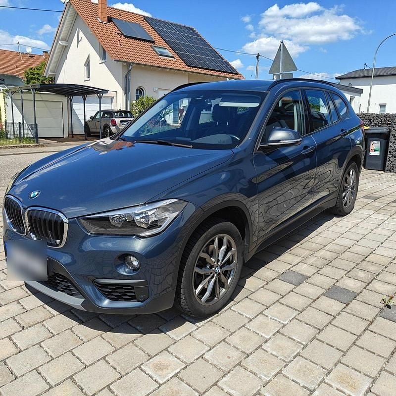 Grau Gebraucht 2019 BMW X1 SUV | 19.900 € (Guter Preis) - Bild 1/4