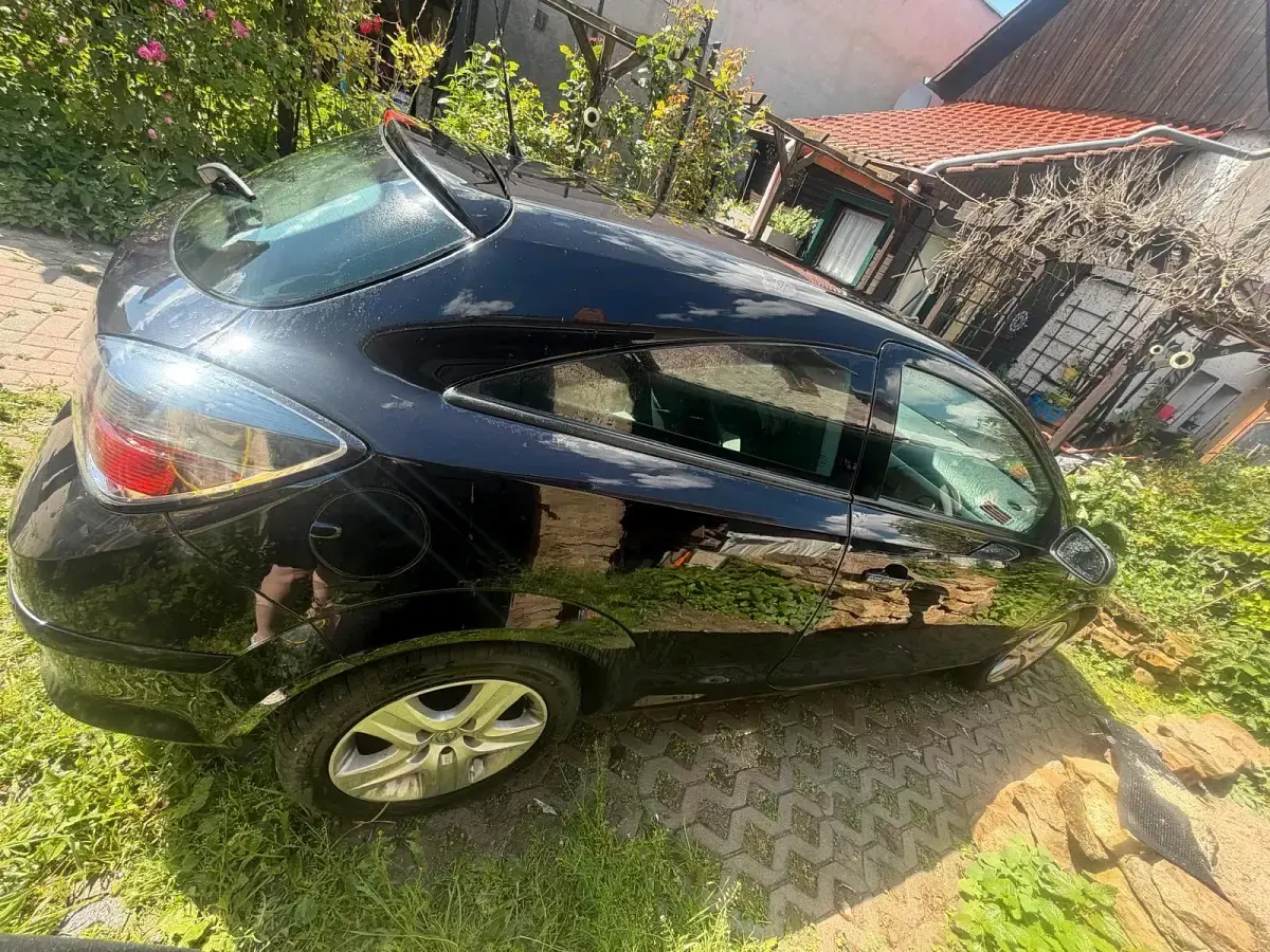 Gebraucht Opel Astra GTC 90 PS (66 kW) 2009 Schwarz Coupé