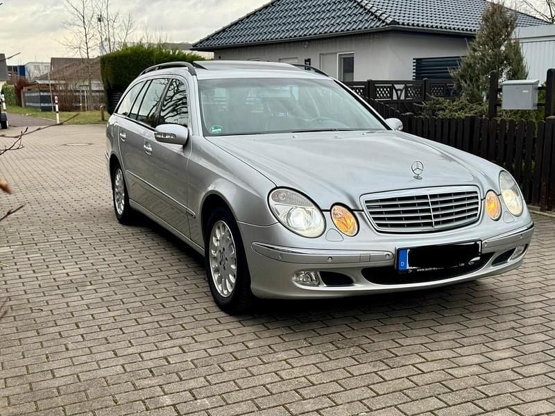 Gebraucht Mercedes E320 204 PS (150 kW) 2003 Grau Kombi