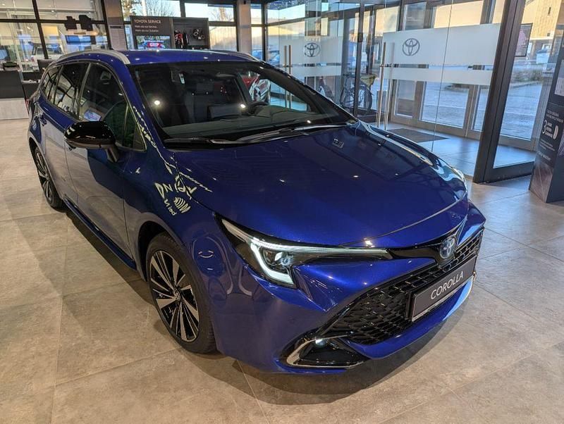 Neu Toyota Corolla 178 PS (130 kW) 2025 Blau Kombi
