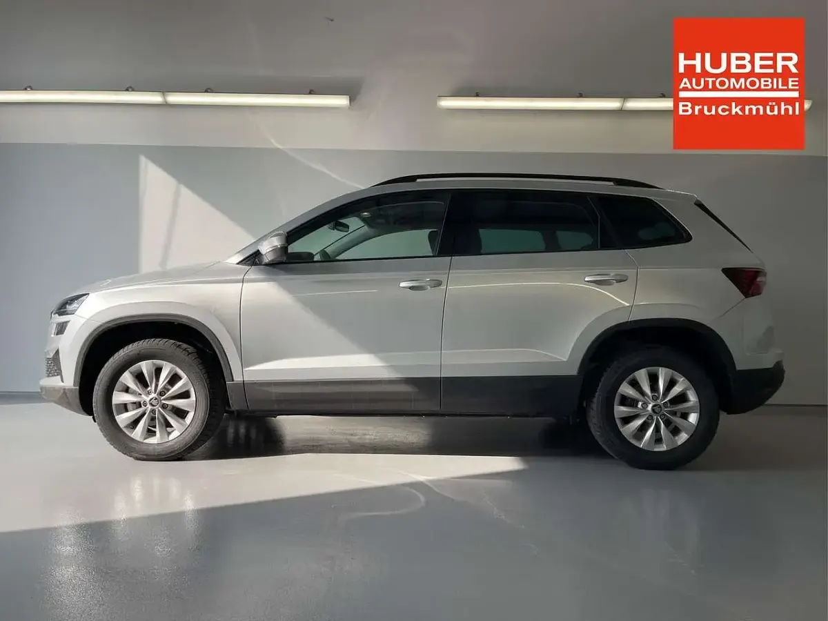 Neu Skoda Karoq Selection 150 PS (110 kW) 2026 [8e8e] brillantsilber metallic SUV
