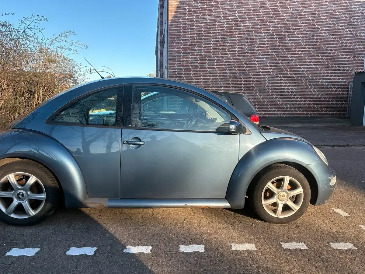 Gebraucht VW Beetle 101 PS (74 kW) 2003 Blau Kleinwagen