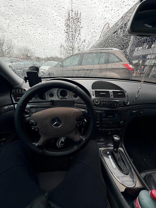 Gebraucht Mercedes E270 Avantgarde 225 PS (165 kW) 2002 Schwarz Limousine