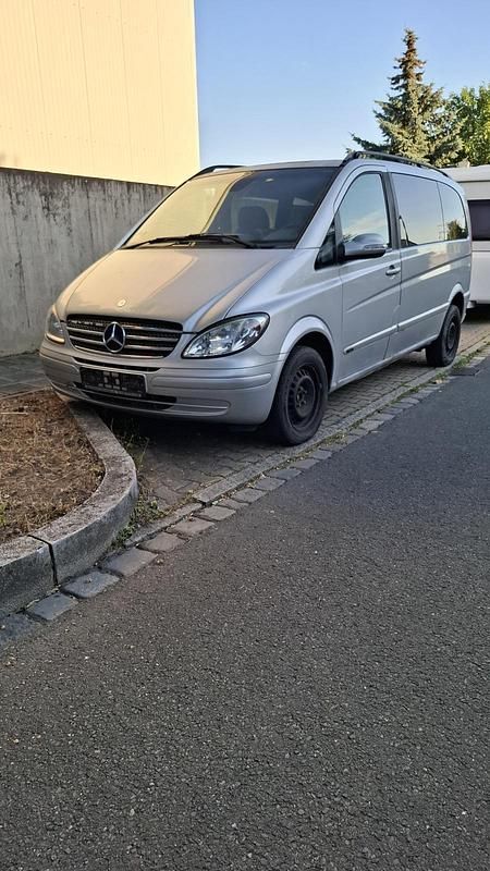 Silber Gebraucht 2007 Mercedes Viano Van / Kleinbus | 3.500 € - Bild 1/4