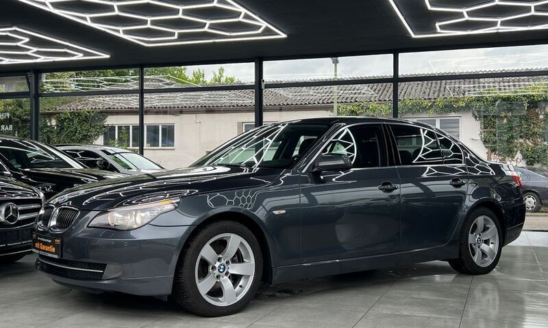 Grau Gebraucht 2010 BMW 525 Exclusive Limousine | 16.850 € (Fairer Preis) - Bild 1/4