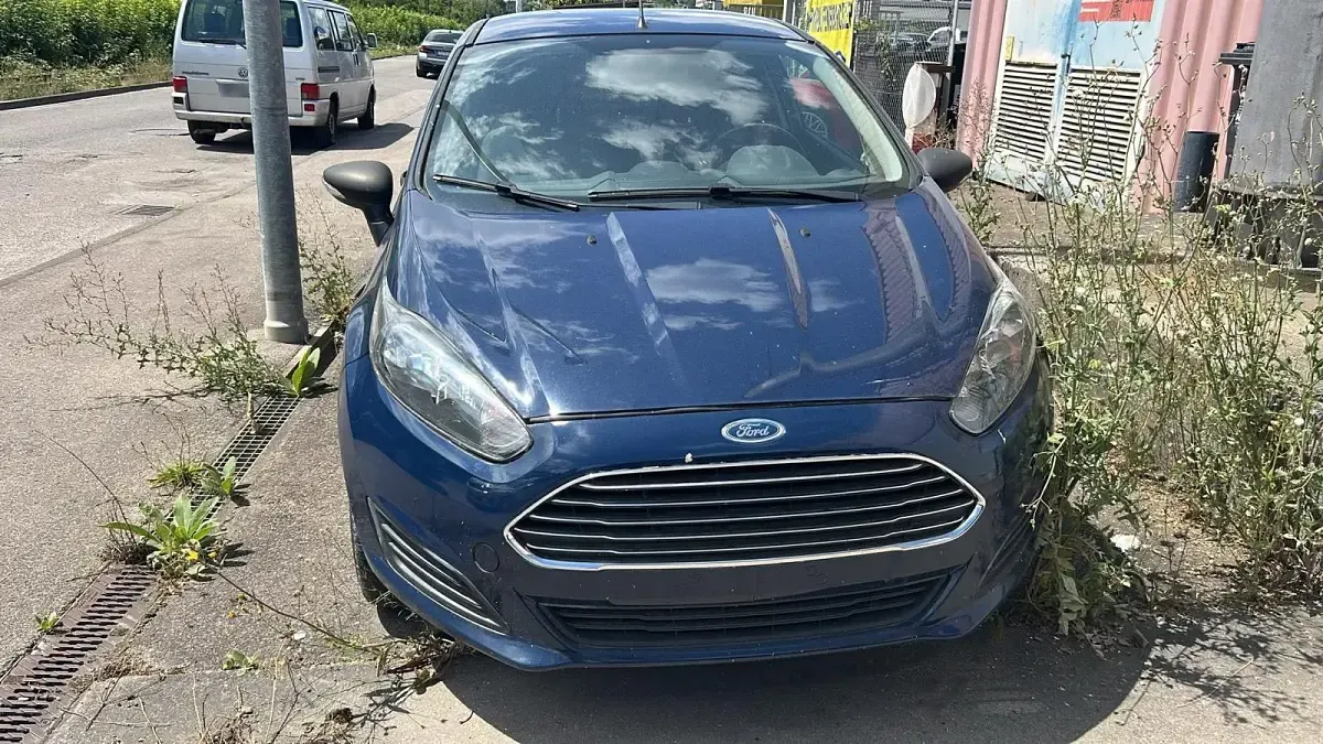 Gebraucht Ford Fiesta 60 PS (44 kW) 2014 Blau Kleinwagen