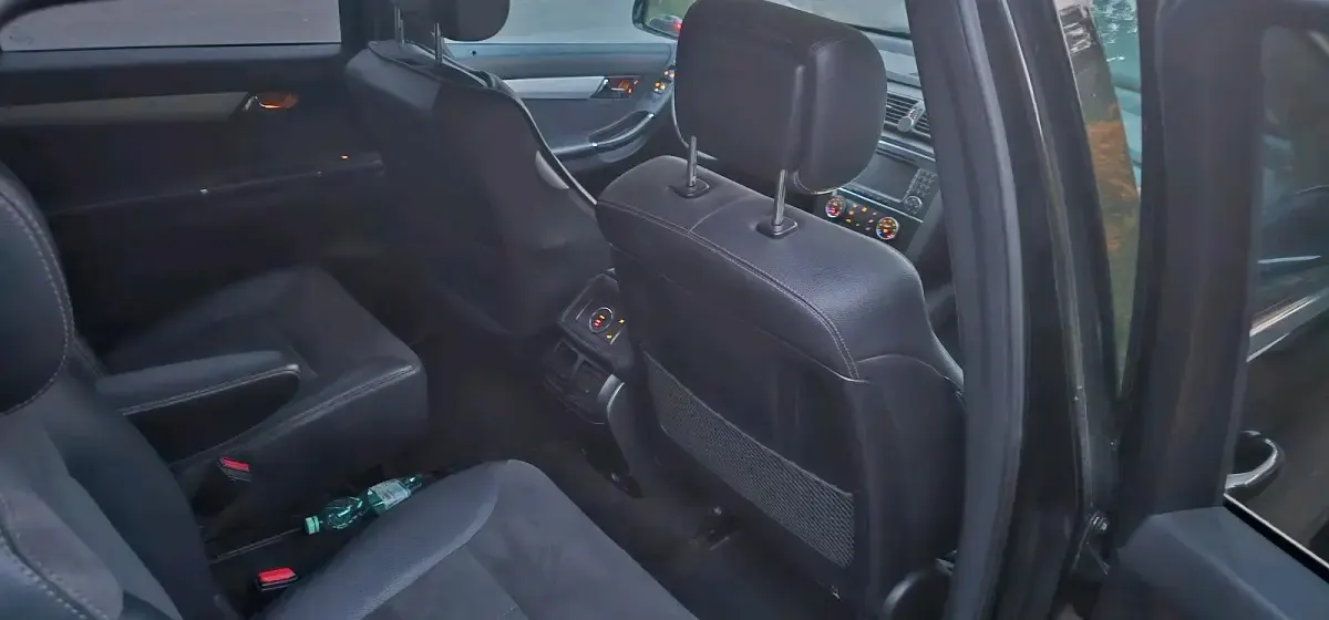 Gebraucht Mercedes R320 AMG 224 PS (164 kW) 2006 Schwarz Van / Kleinbus