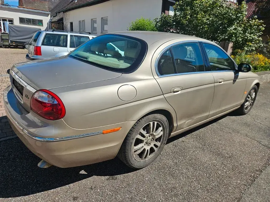 Käytetty Jaguar S-Type Classic 207 HP (152 kW) 2004 Kulta Sedan