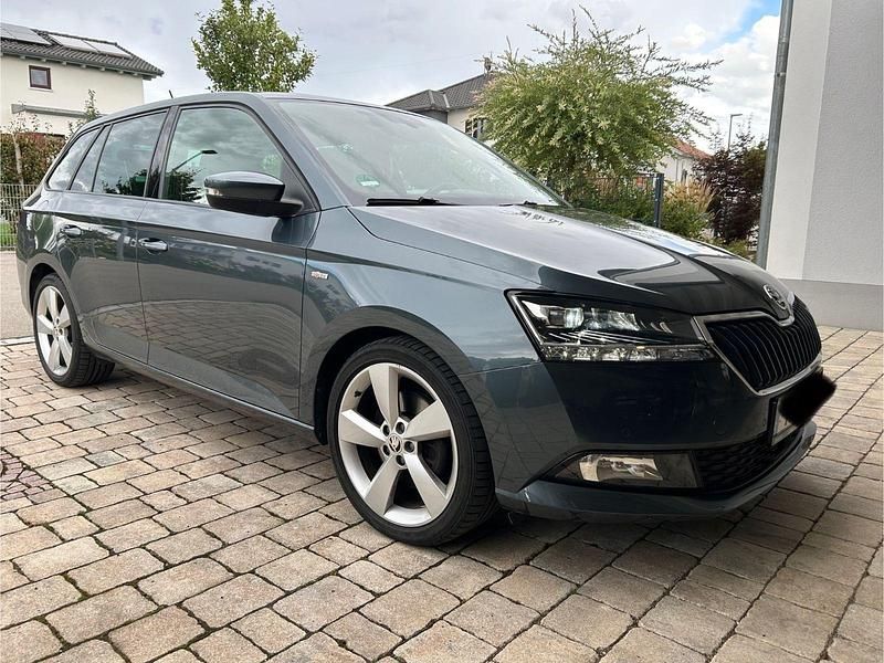 Grau Gebraucht 2019 Skoda Fabia Soleil Kleinwagen | 13.500 € (Fairer Preis) - Bild 1/4