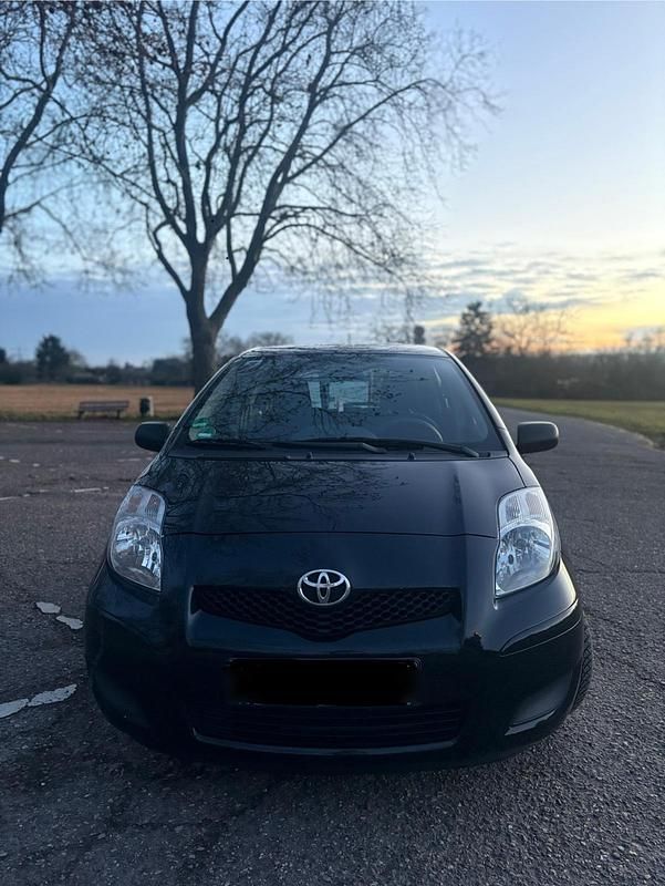 Schwarz Gebraucht 2010 Toyota Yaris Kleinwagen | 5.000 € (Etwas zu teuer) - Bild 1/4