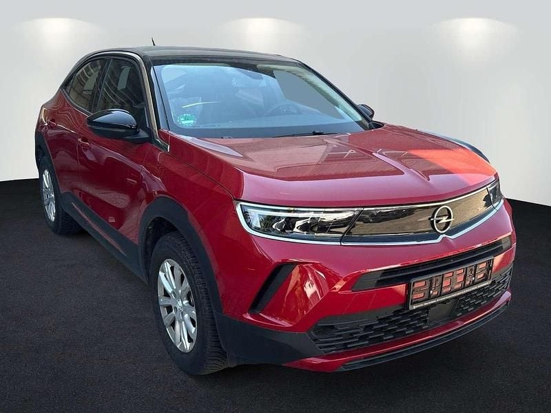 Power rot/kosmos rot Gebraucht 2022 Opel Mokka-e Edition SUV | 16.490 € (Superpreis) - Bild 1/4