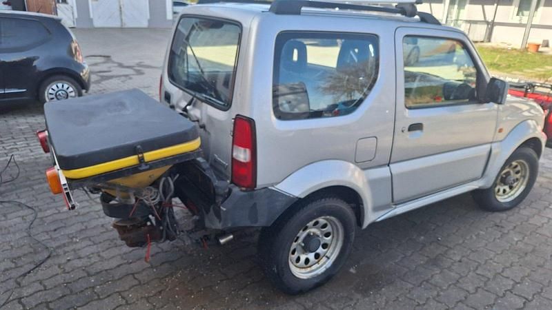 Używany Suzuki Jimny 85 KM (62 kW) 2008 Srebrny SUV