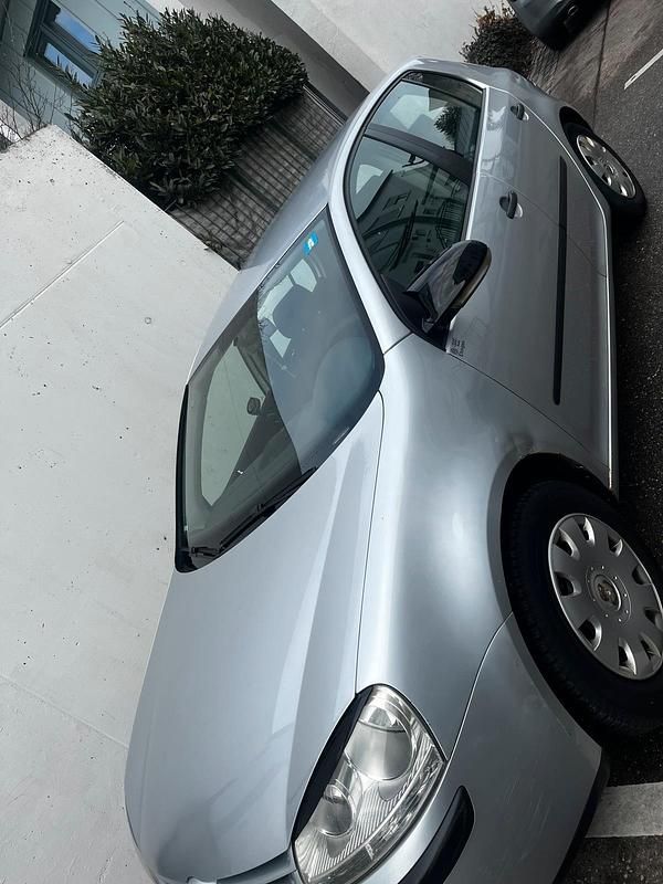 Gebraucht VW Golf IV 75 PS (55 kW) 2005 Grau Kleinwagen