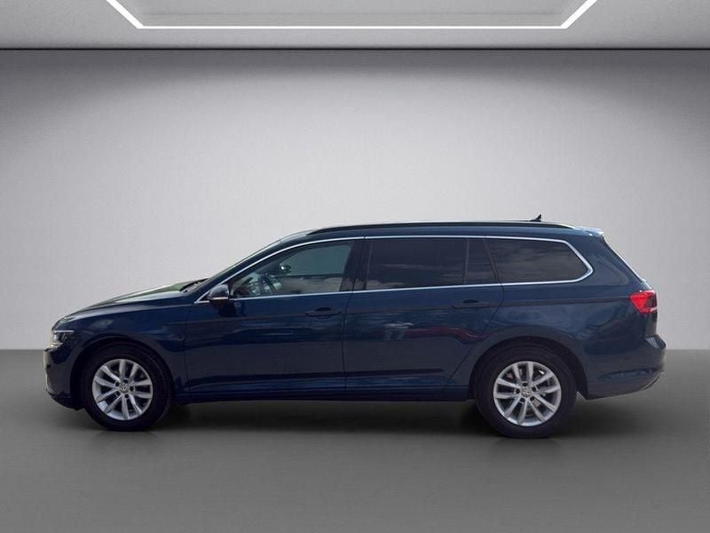 Gebraucht VW Passat Business 150 PS (110 kW) 2019 Blau Kombi