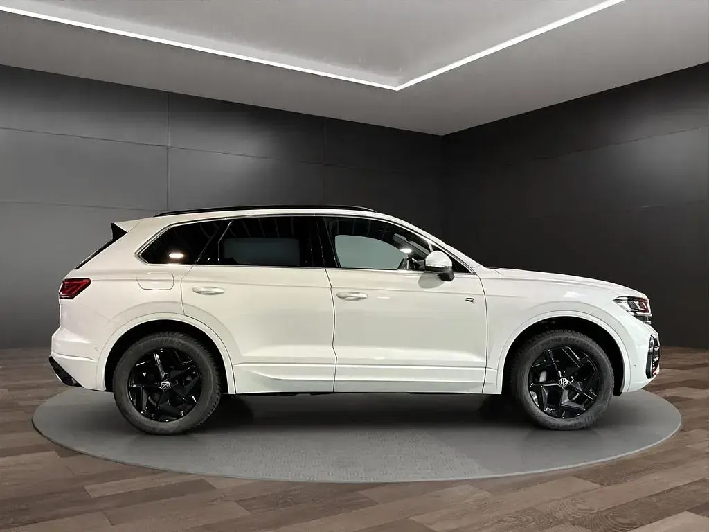 Gebraucht VW Touareg R-line 231 PS (169 kW) 2025 Weiß SUV