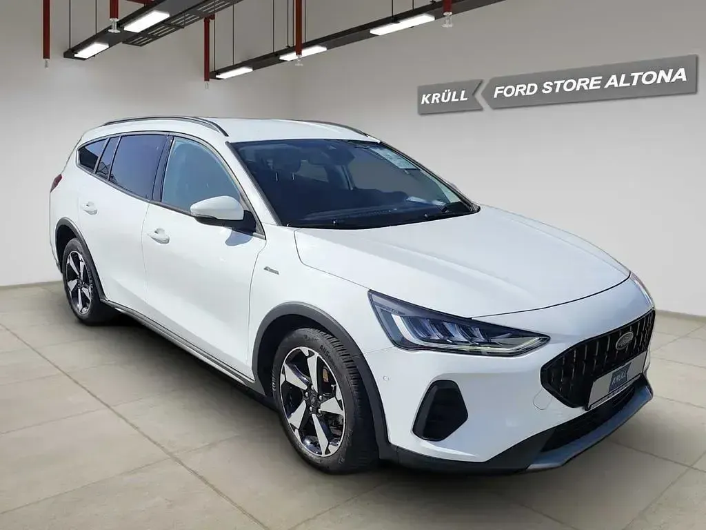 Gebraucht Ford Focus Active 125 PS (91 kW) 2022 Weiß Limousine