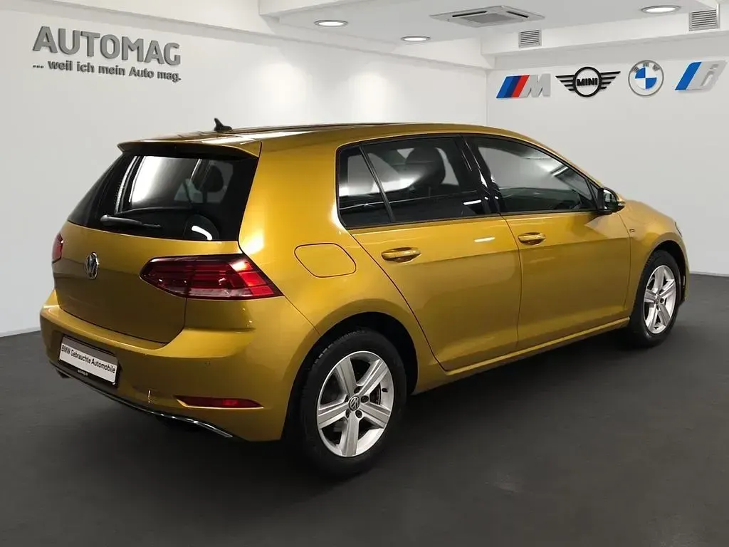 Używany VW Golf VII Join 150 KM (110 kW) 2018 Żółty Sedan/Limuzyna