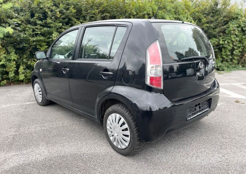 Gebraucht Daihatsu Sirion 69 PS (50 kW) 2008 Schwarz Kleinwagen