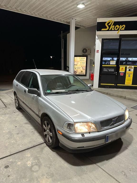 Gebraucht Volvo V40 122 PS (89 kW) 1999 Silber Kombi