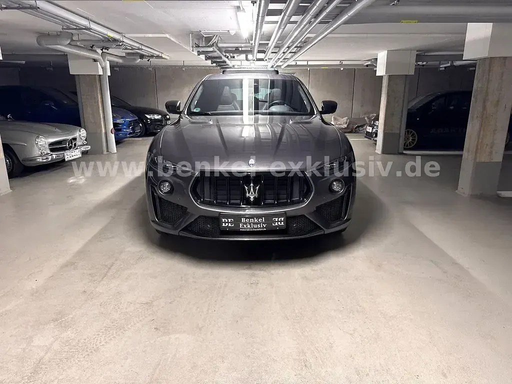 Gebraucht Maserati Levante 581 PS (427 kW) 2023 Grau SUV