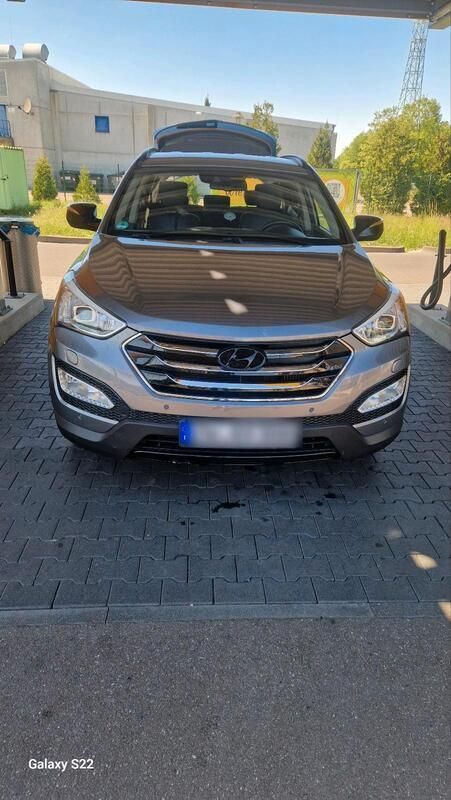 Grau Gebraucht 2014 Hyundai Santa Fe SUV | 11.999 € (Fairer Preis) - Bild 1/4