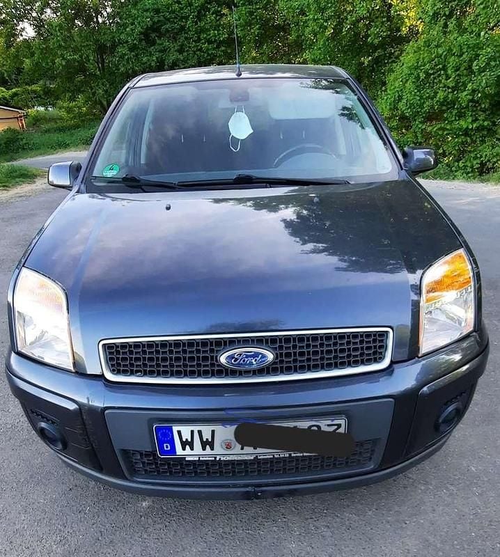 Grau Gebraucht 2005 Ford Fusion SUV | 2.450 € (Fairer Preis) - Bild 1/4
