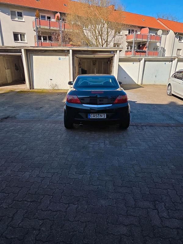 Gebraucht Opel Tigra Cosmo 125 PS (91 kW) 2007 Schwarz Cabrio
