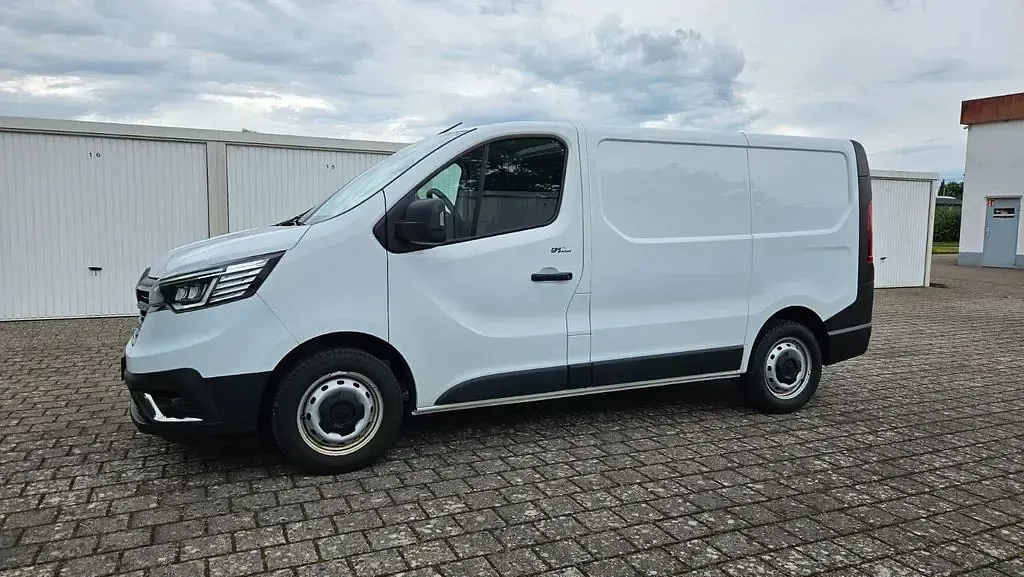 Gebraucht Renault Trafic 131 PS (96 kW) 2023 Weiß Van / Kleinbus