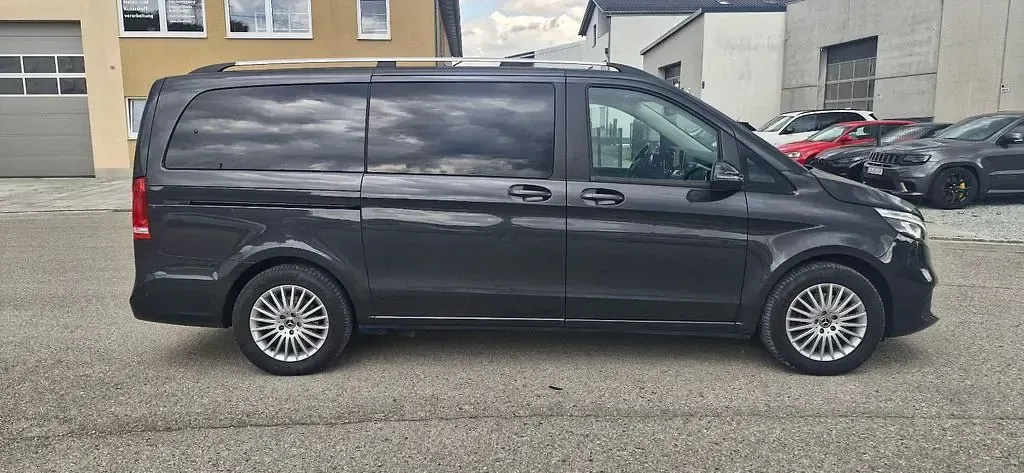 Gebraucht Mercedes V300 Sport 237 PS (174 kW) 2021 Grau Van / Kleinbus