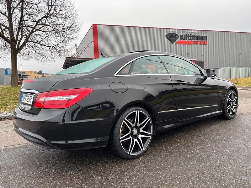 Gebraucht Mercedes E200 AMG 184 PS (135 kW) 2011 Coupé