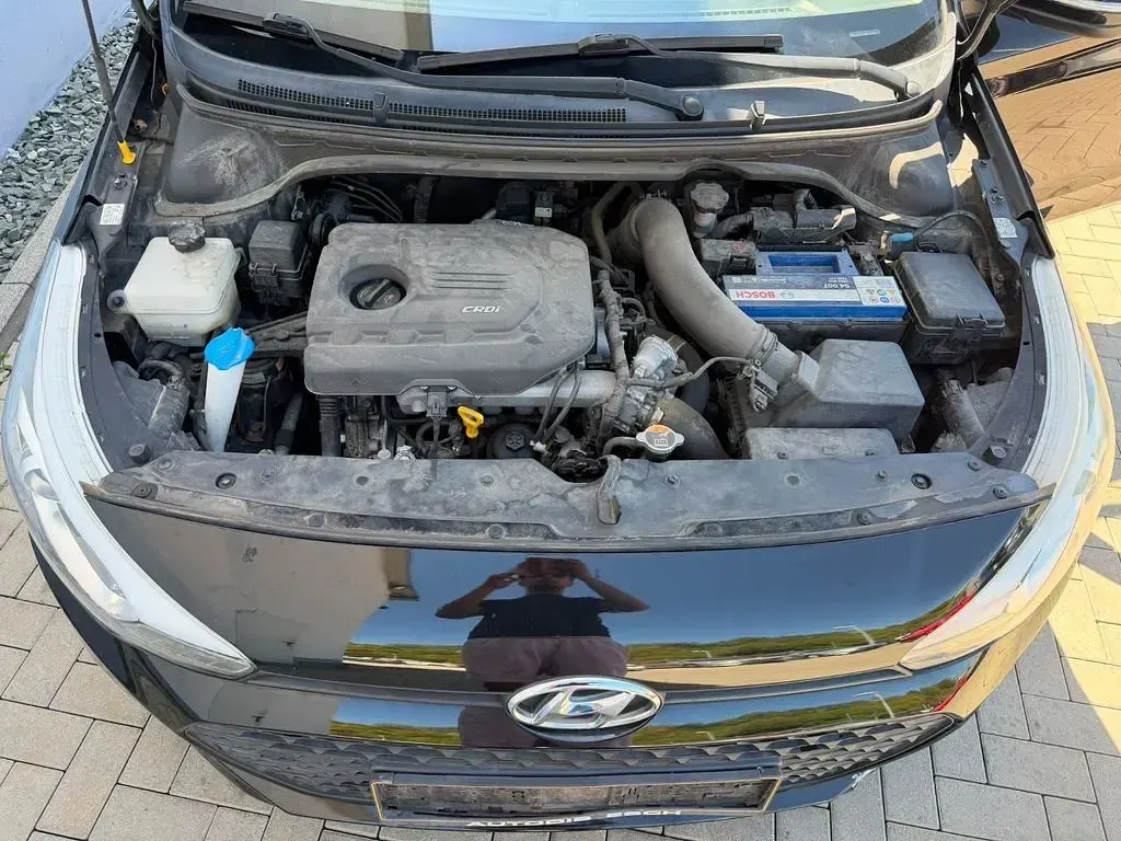 Gebraucht Hyundai i20 Style 75 PS (55 kW) 2015 Schwarz Kleinwagen