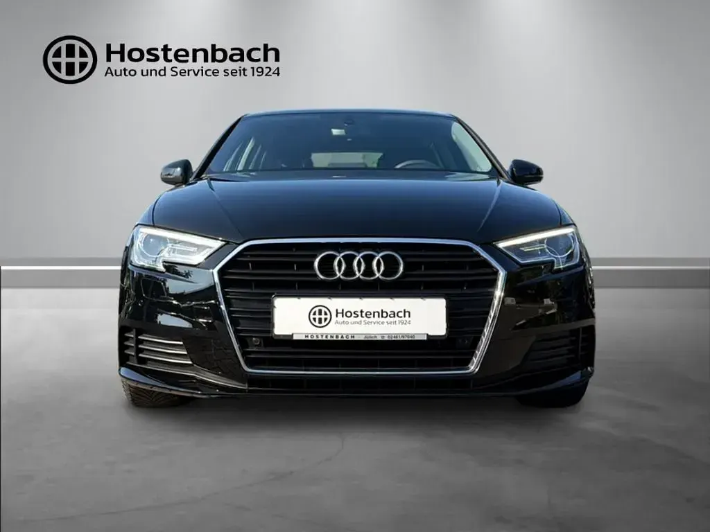 Gebraucht Audi A3 Basis 116 PS (85 kW) 2018 Brillantschwarz Limousine