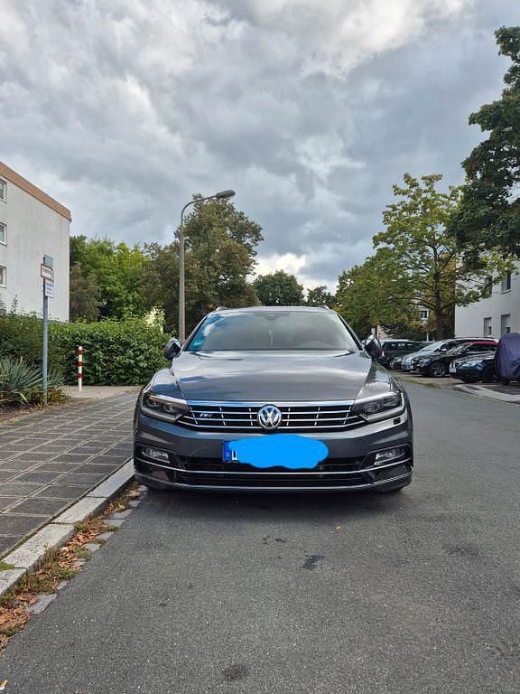 Grau Gebraucht 2016 VW Passat Highline Limousine | 18.200 € (Fairer Preis) - Bild 1/4