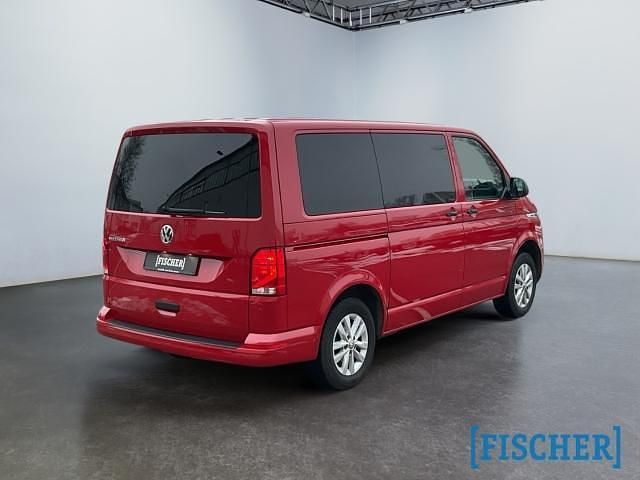 Gebraucht VW Multivan Family 150 PS (110 kW) 2022 Rot Van