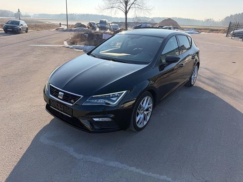 Schwarz Gebraucht 2018 Seat Leon FR Limousine | 8.990 € (Superpreis) - Bild 1/4