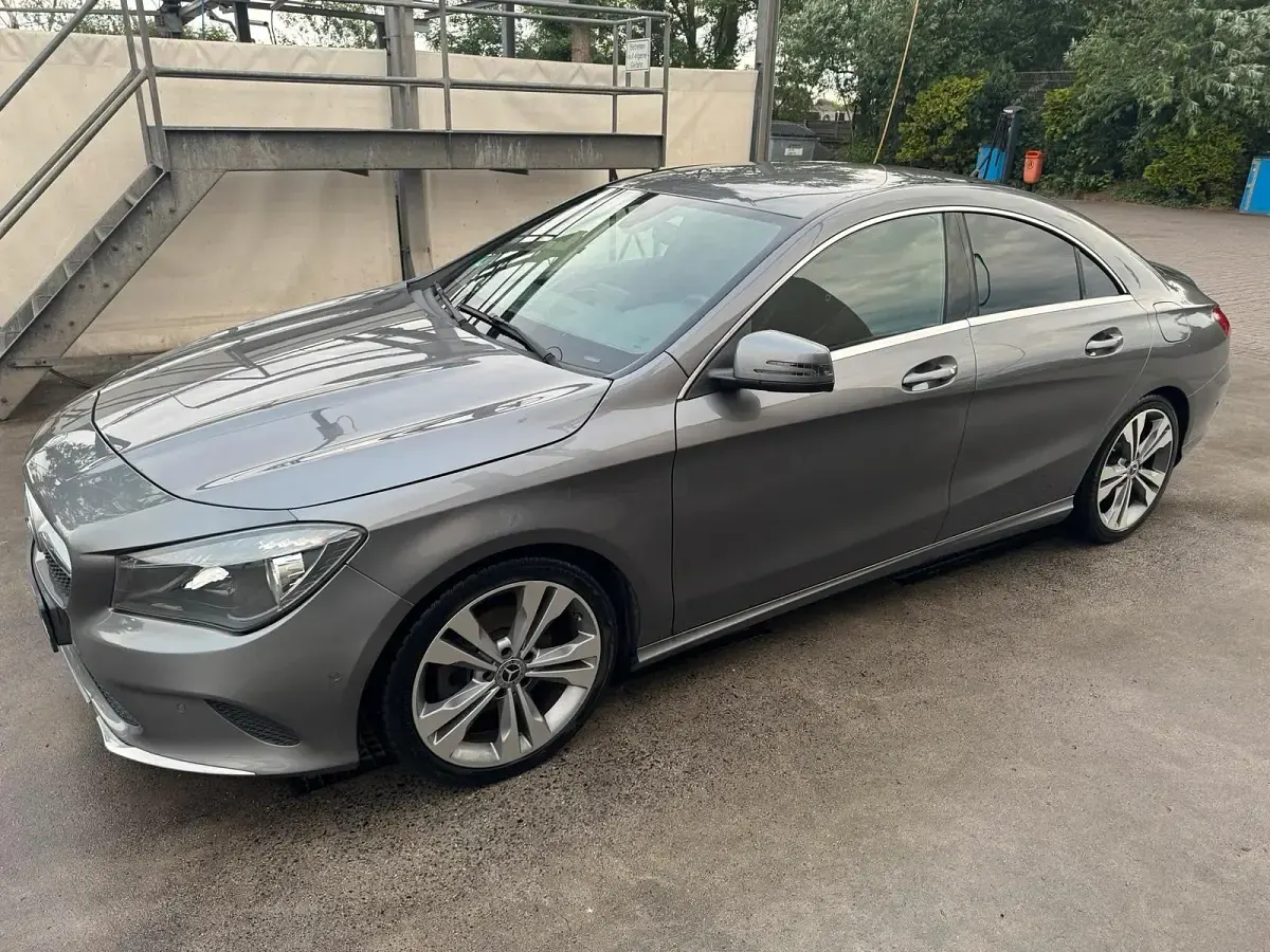 Gebraucht Mercedes CLA180 136 PS (100 kW) 2017 Grau Limousine