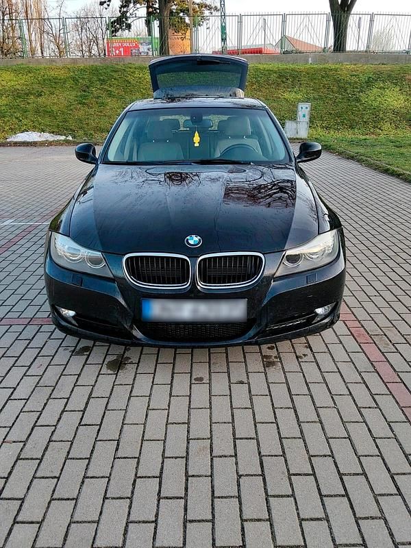 Gebraucht BMW 320 184 PS (135 kW) 2011 Kombi
