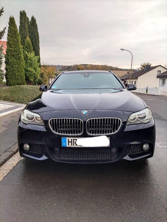 Blau Gebraucht 2013 BMW 520 Performance Kombi | 7.700 € (Teuer) - Bild 1/4
