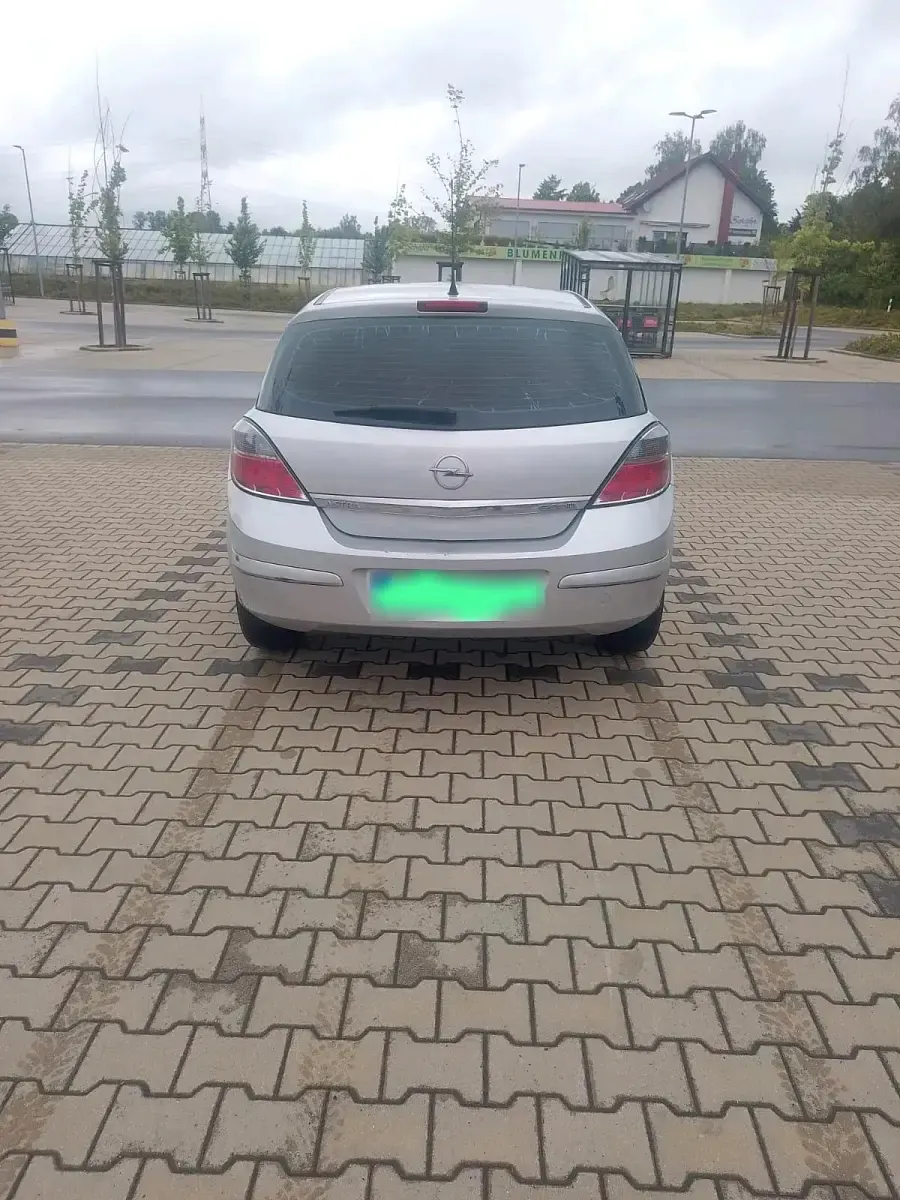 Gebraucht Opel Astra 90 PS (66 kW) 2009 Silber Kleinwagen
