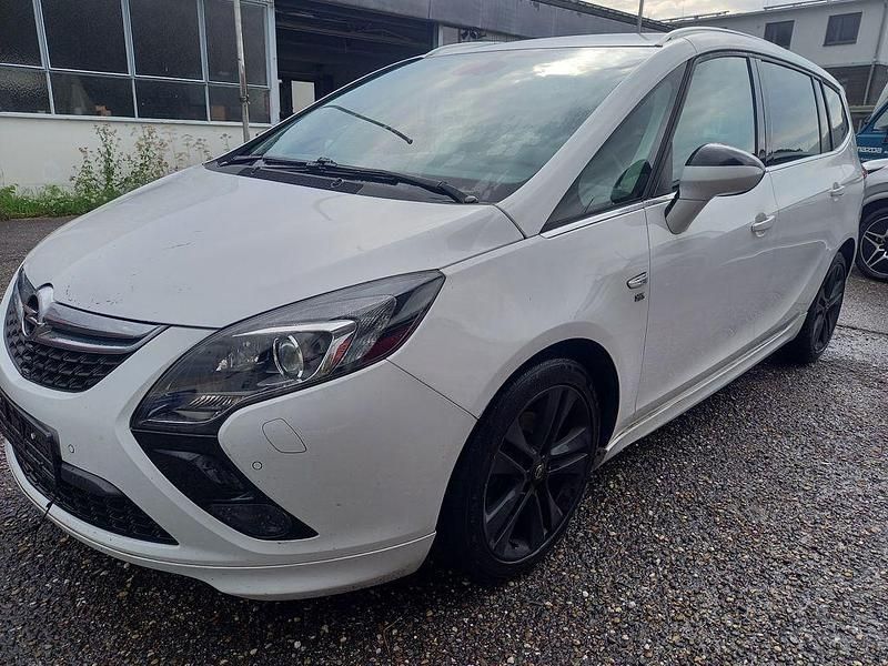 Weiß Gebraucht 2013 Opel Zafira Tourer Active Van / Kleinbus | 2.390 € - Bild 1/4